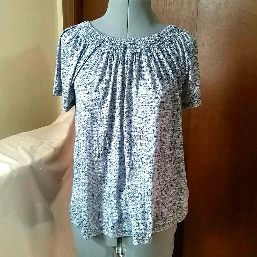 Short sleeve top